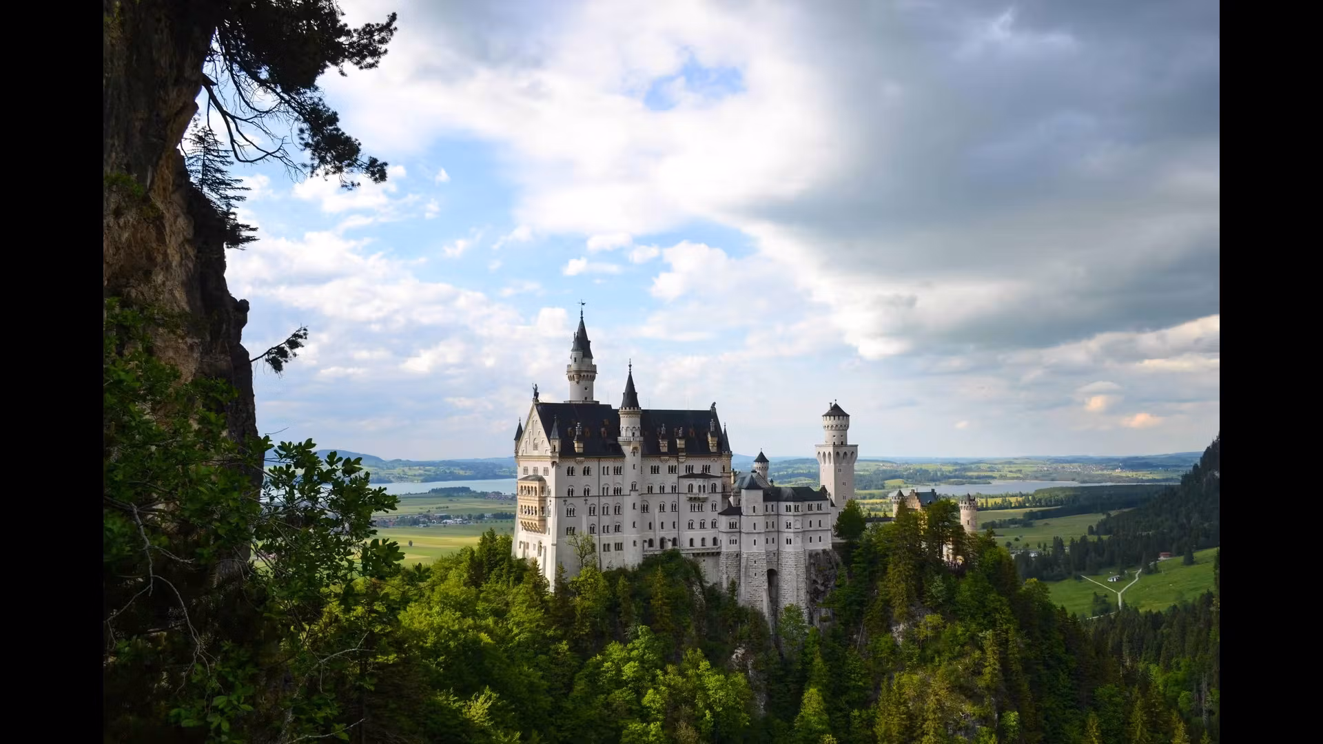 Germany’s National Cuisine: A Guide to Traditional Dishes