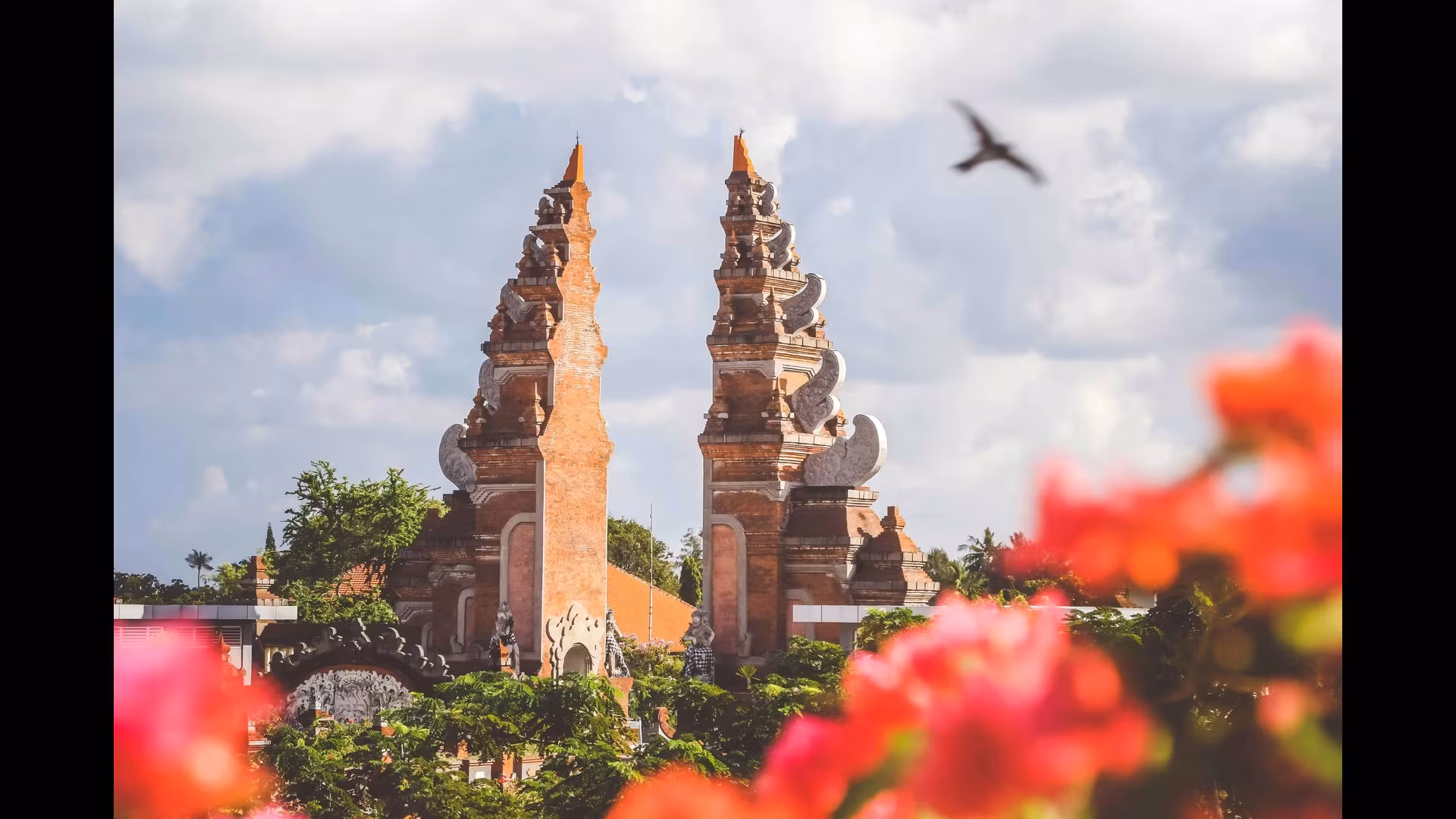 Discovering Indonesia’s Best Kept Secrets: Hidden Beaches and Coves