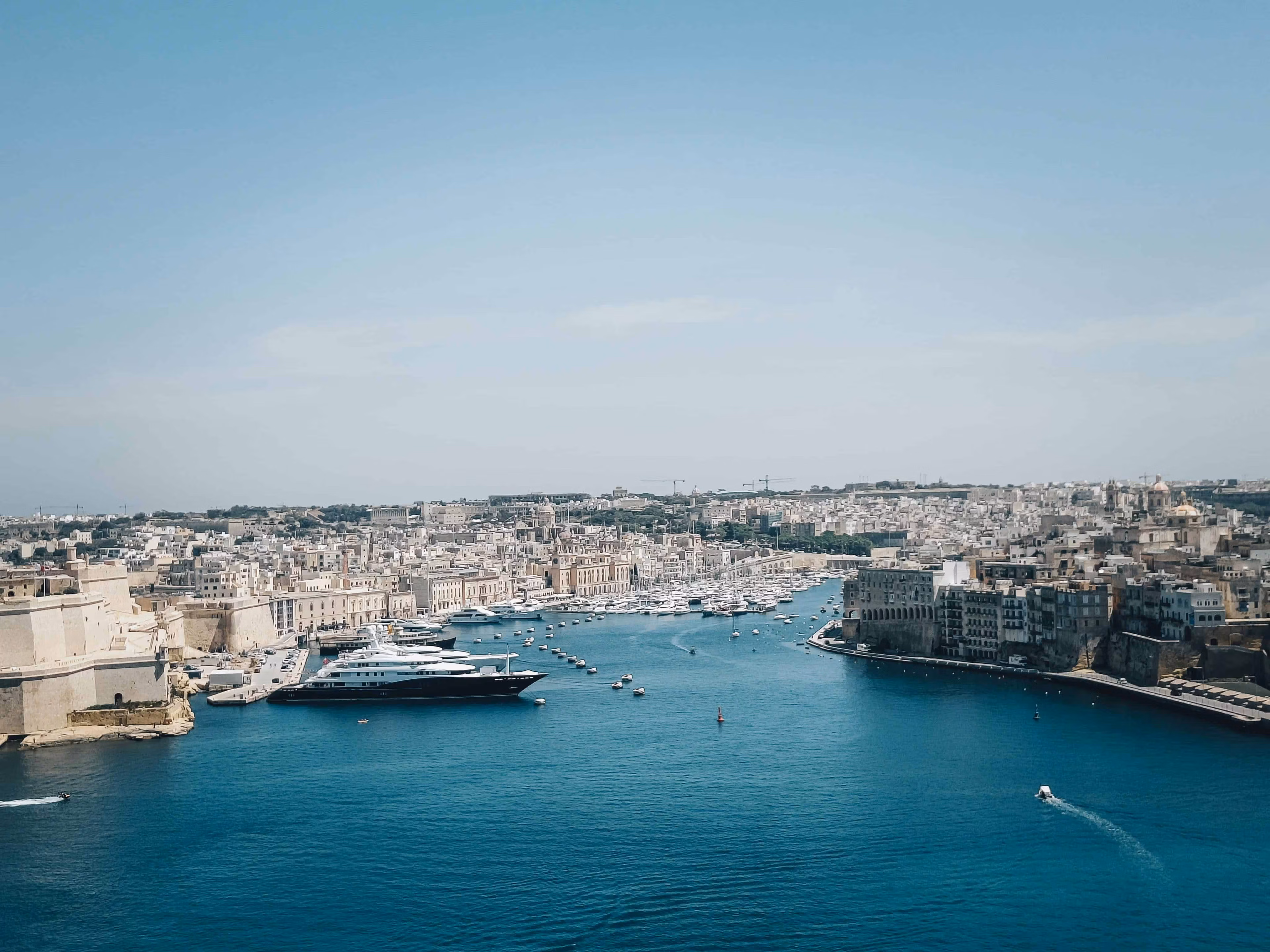 A Guide to Malta's Best Golf Courses: Tee Off in Paradise